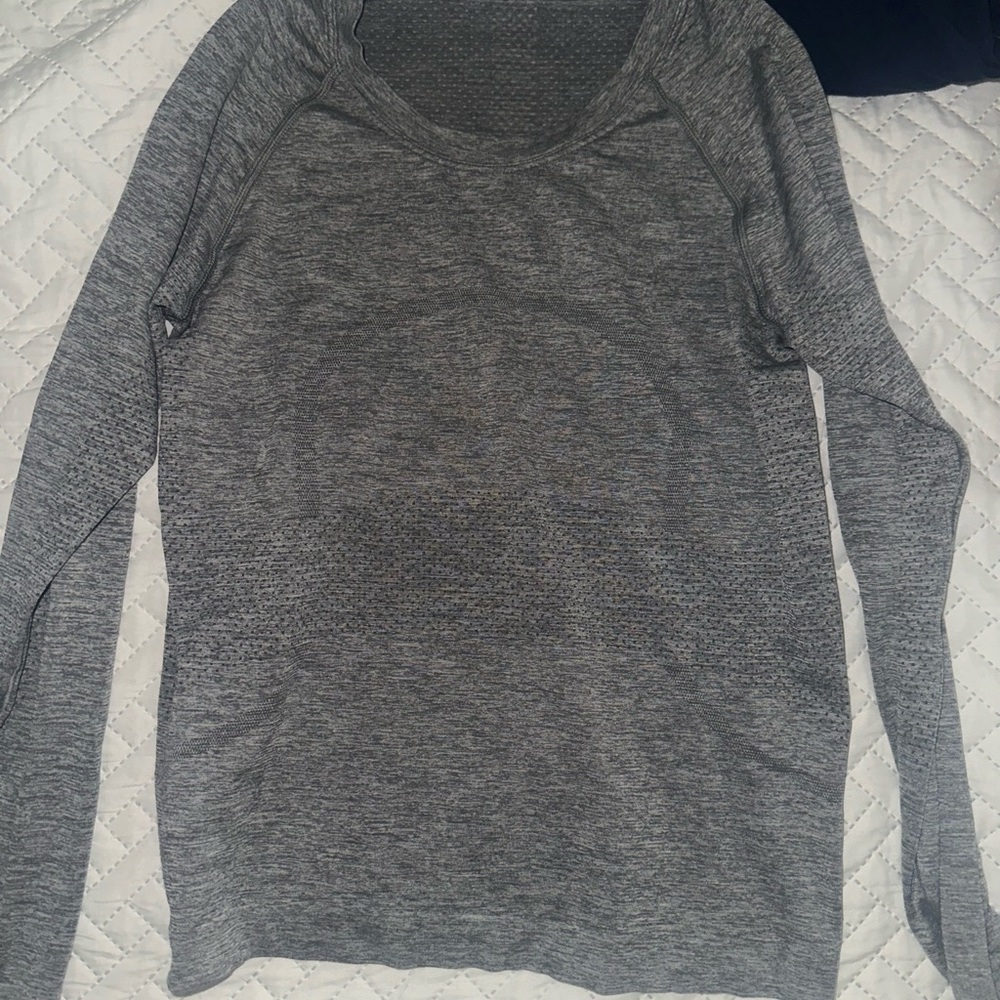 lululemon athletica Gray Long Sleeve Top -cropped size 4